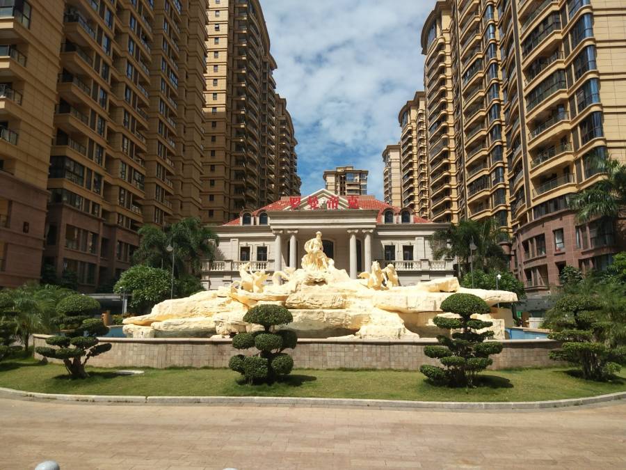 ??谑行阌^(qū)長濱四路16號 羅曼帝克5號樓704號房產